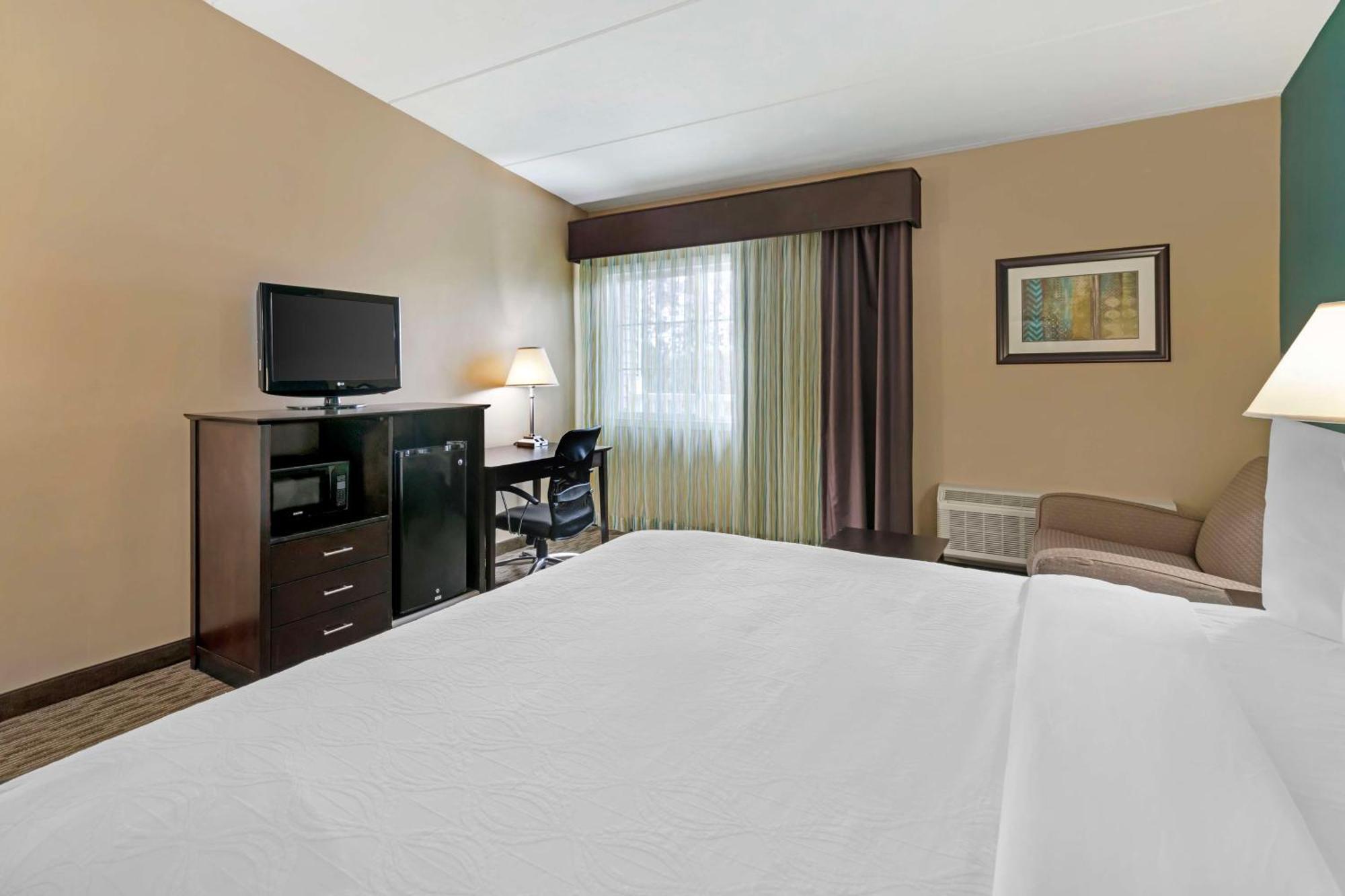 Best Western Plus Plattsburgh Exterior foto