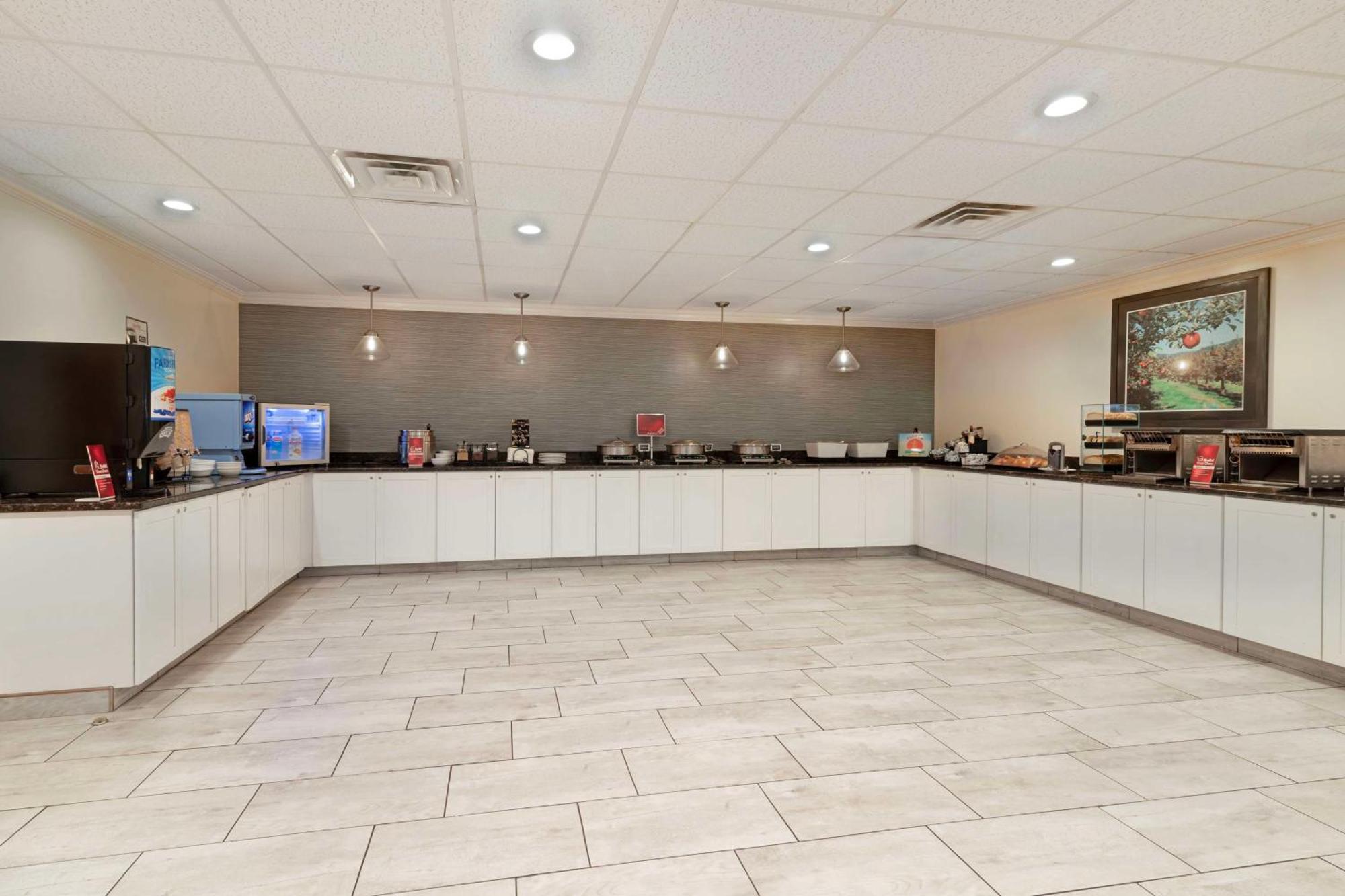 Best Western Plus Plattsburgh Exterior foto